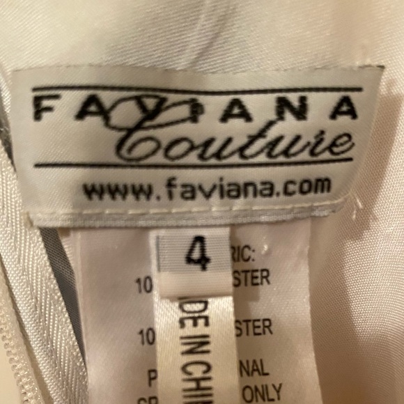 Gown - Picture 6 of 6